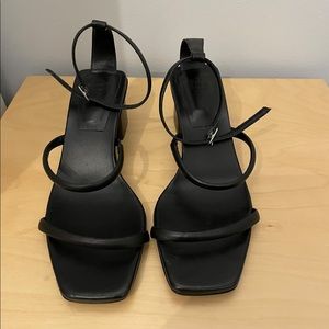 Massimo Dutti leather heels